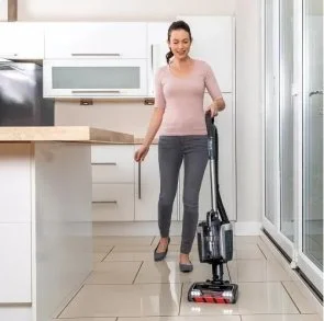 Фото: Ручний бездротовий пилосос Shark Anti Hair Wrap Powered Lift-Away (ICZ160EU) № 4 | KTC