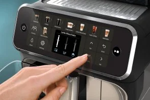 Фото: Кавомашина Philips Series 5500 LatteGo (EP5547/90) № 7 | KTC