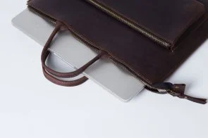 Фото: Чохол INCARNE Maryland 16 - MacBook Pro15 2012-2015 / Pro16 2019-2024 Brown № 4 | KTC