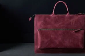 Фото: Чохол INCARNE Maryland 16 - MacBook Pro15 2012-2015 / Pro16 2019-2024 Burgundy № 3 | KTC