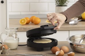 Вафельниця Gorenje WM1000B