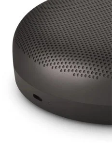 Фото: Портативна колонка Bang & Olufsen Beosound A1 3nd Gen Warm Granite (1736000) № 6 | KTC
