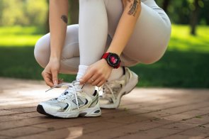 Смарт годинник 2E Motion GT2 47mm Black/Red plus strap Green (2E-CWW21BKRD-WS)