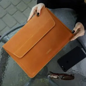 Фото: Чохол INCARNE Line - MacBook Neo 13 Cognac (line-cognac-neo-13) № 4 | KTC