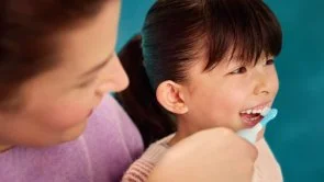 Фото: Електрична зубна щітка Philips Sonicare For Kids Blue (HX6500/23) № 21 | KTC