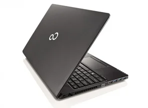 Фото: Ноутбук Fujitsu LifeBook A557 Black (LKN:A5570M0008UA) - 15.6" Intel Core i5 / i5-7200U / DDR4 SATA 3 SSD 256 ГБ / Intel HD Graphics 620 № 4 | KTC
