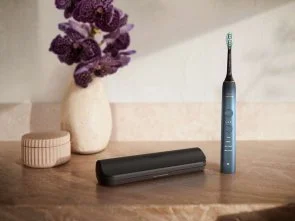 Фото: Електрична зубна щітка Philips Sonicare DiamondClean 9000 series Blue + Travel case (HX9911/88) № 5 | KTC