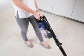 Фото: Ручний бездротовий пилосос Shark Anti Hair Wrap Powered Lift-Away (IZ320EUT) № 8 | KTC