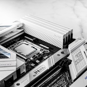 Оперативна пам’ять A-Data XPG Gammix D45 White DDR4 2x8GB (AX4U36008G18I-DCWHD45)