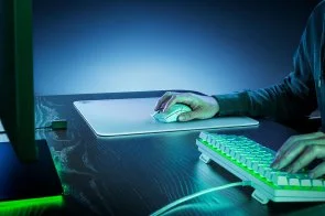 Фото: Килимок Razer Atlas Hard Glass Gaming Surface White (RZ02-04890200-R3M1) № 6 | KTC