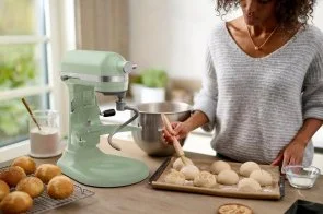 Фото: Планетарний міксер KitchenAid Mixer Bowl-Lift 5.6L - Artisan 5KSM60SPX Pistachio (5KSM60SPXEPT) № 5 | KTC