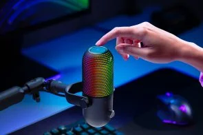 Мікрофон Razer Seiren V3 Chroma (RZ19-05060100-R3M1)