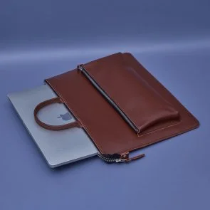 Фото: Чохол INCARNE Maryland 14 Classic - MacBook Pro13 2012-2015 / Pro14 2021-2024 Brown № 3 | KTC