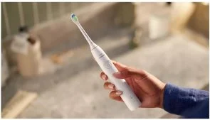 Фото: Електрична зубна щітка Philips Sonicare 5300 Series White (HX7108/01) № 5 | KTC