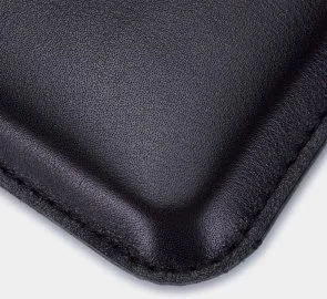 Фото: Чохол INCARNE ClineUp 13 - MacBook Air13 2018-2026 Black № 7 | KTC
