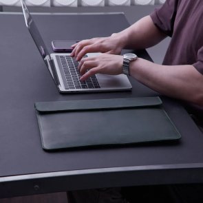 Чохол INCARNE Klouz - MacBook Neo 13 2026 Green