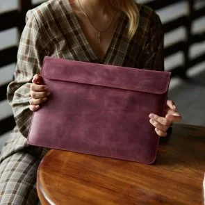 Фото: Чохол INCARNE Klouz - MacBook Neo 13 2026 Burgundy № 7 | KTC