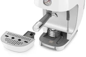 Фото: Ріжкова кавоварка Smeg Style Aesthetic White Glossy Finishing (ECF03WHEU) № 15 | KTC