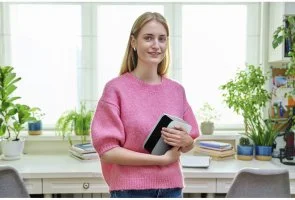 Фото: Проектор Epson LifeStudio Pop EF-61G (V11HB72342) № 4 | KTC