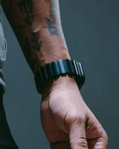 Фото: Ремінець Nomad for Apple Watch 46/49mm - Stratos Black Hardware Black (NM011154858) № 11 | KTC