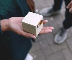 Фото: Портативна колонка Fresh 'N Rebel Rockbox Cube Fabriq Edition Buttercup (1RB1000BC) № 4 | KTC