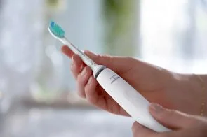 Фото: Електрична зубна щітка Philips Sonicare 3100 series White (HX3671/13) № 3 | KTC
