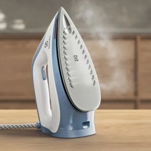 Фото: Праска з парогенератором Electrolux Care 500 E5ST1-2DB № 6 | KTC