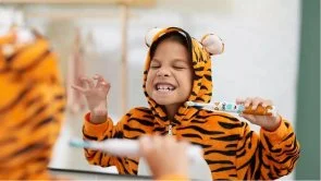 Фото: Електрична зубна щітка Philips Sonicare For Kids Design a Pet Edition (HX3601/01) № 7 | KTC
