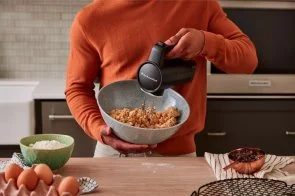 Фото: Ручний міксер KitchenAid Go 5KHMR762BM зі знімною батареєю, з акумулятором № 3 | KTC