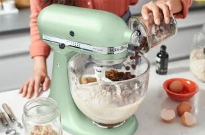 Фото: Планетарний міксер KitchenAid Mixer tilt-head 4.8L Artisan 5KSM125 Pistachio (5KSM125EPT) № 11 | KTC