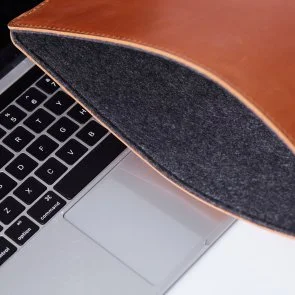 Фото: Чохол INCARNE Gamma Plus 14 - MacBook Pro13 2012-2015 / Pro14 2021-2024 Cognac № 6 | KTC