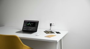 Зарядний пристрій Belkin Hybrid Wall Charger 25W and Power Bank 5K with Type-C/Type-C (BPZ003BT1MBK-B6)