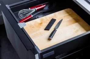 Фото: Ніж кухонний кухарський KitchenAid Coreline 11cm Black (KOG45TSSOHOBA) № 6 | KTC