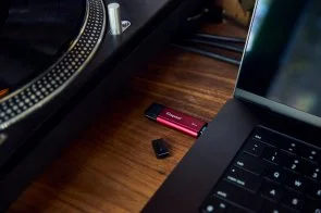 Фото: Зовнішній SSD-накопичувач Kingston Dual Portable 1TB Red (SPSD/1TB) № 12 | KTC
