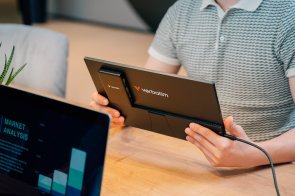 Монітор Verbatim Portable Touchscreen Monitor (32088)