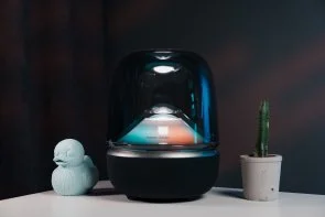 Фото: Колонка Harman Kardon Aura Studio 5 Wi-Fi/Bluetooth Black (HKAURAS5WFBSEP) № 13 | KTC
