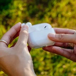 Фото: Чохол Native Union for Airpods Pro 2nd Gen - RE Clear (APPRO2-TRA) № 9 | KTC