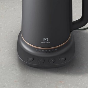 Електрочайник Electrolux E7K1-6BP Black