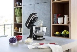 Фото: Планетарний міксер KitchenAid Mixer tilt-head 4.8L Artisan 5KSM125 Black (5KSM125EOB) № 9 | KTC