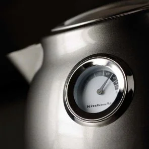 Фото: Електрочайник KitchenAid Temperature Kettle 1.5L Artisan 5KEK1522 Medallion Silver (5KEK1522EMS) № 8 | KTC