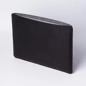 Фото: Чохол INCARNE Gamma Plus 16 - MacBook Pro15 2012-2015 / Pro16 2019-2024 Black № 3 | KTC