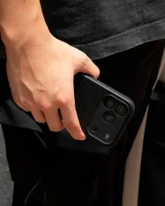 Фото: Чохол Native Union for iPhone 17 Pro Max - Active Case Black (ACTCSE-BLK-NP25PM) № 6 | KTC