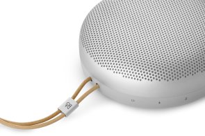 Портативна колонка Bang & Olufsen Beosound A1 3nd Gen Natural Aluminium (1736002)