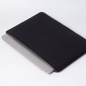 Чохол INCARNE Gamma Plus - MacBook Neo 13 2026 Black