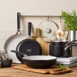 Сковорода KitchenAid Aluminium Ceramic 20cm Black (CC009713-001)