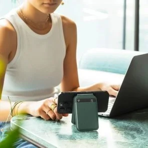 Фото: Чохол для пластикових карт Native Union for iPhone - Active Stand Magnetic Slate Green (ACT-GRN-WAL) № 11 | KTC