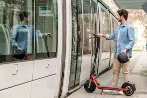 Фото: Електросамокат Ninebot by Segway D18E Black/Red (AA.00.0012.07) № 7 | KTC
