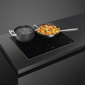 Фото: Індукційна варильна поверхня Smeg Universal (SI4642B) № 5 | KTC