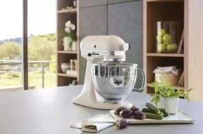 Фото: Планетарний міксер KitchenAid Mixer title-head 4.8L Artisan with extra accessories 5KSM175PS Creamy (5KSM175PSEAC) № 11 | KTC
