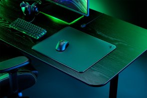 Килимок Razer Razer Atlas Hard Glass Gaming Surface Black (RZ02-04890100-R3M1)